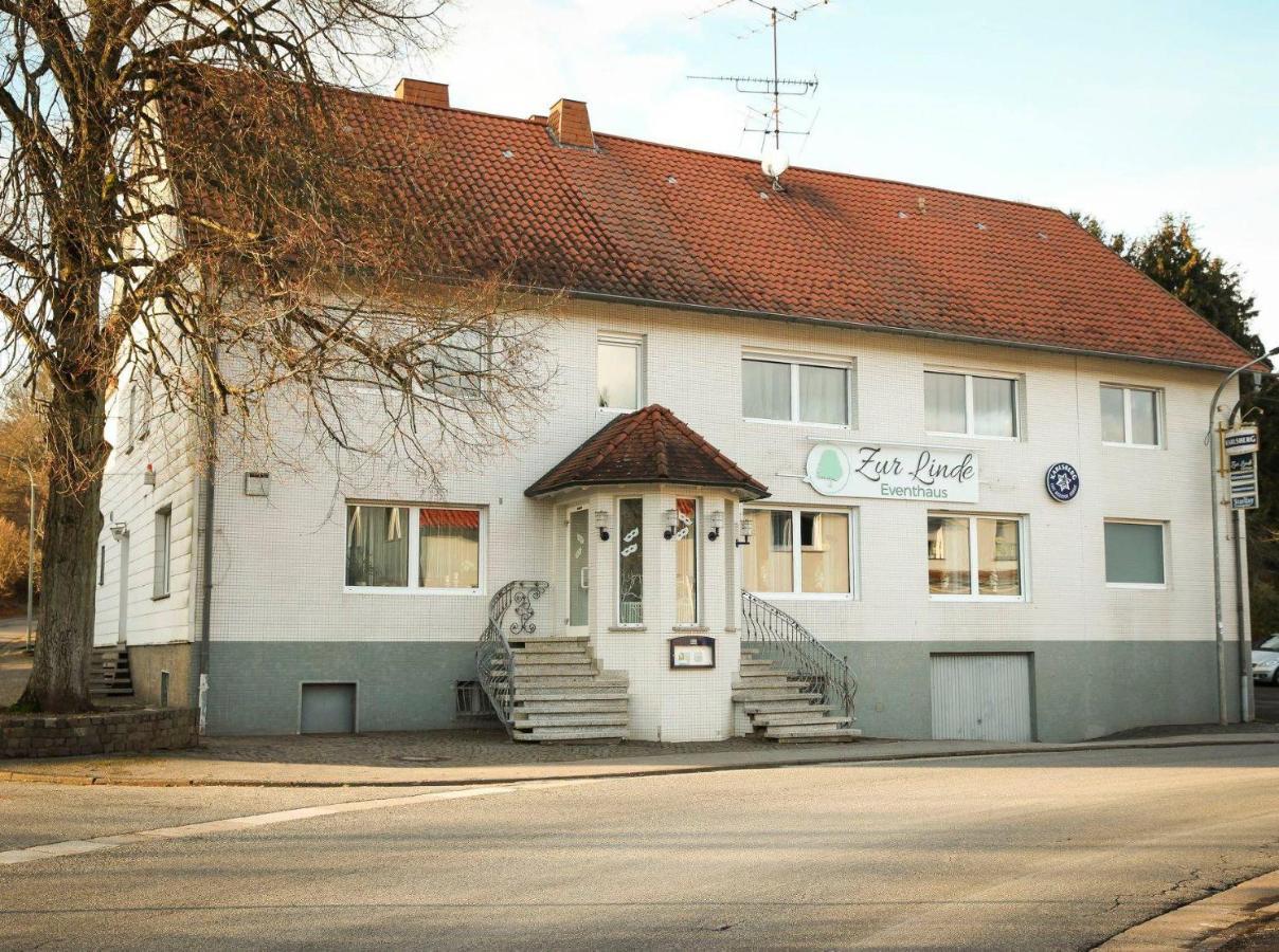 ホテル Zur Linde Ottweiler エクステリア 写真